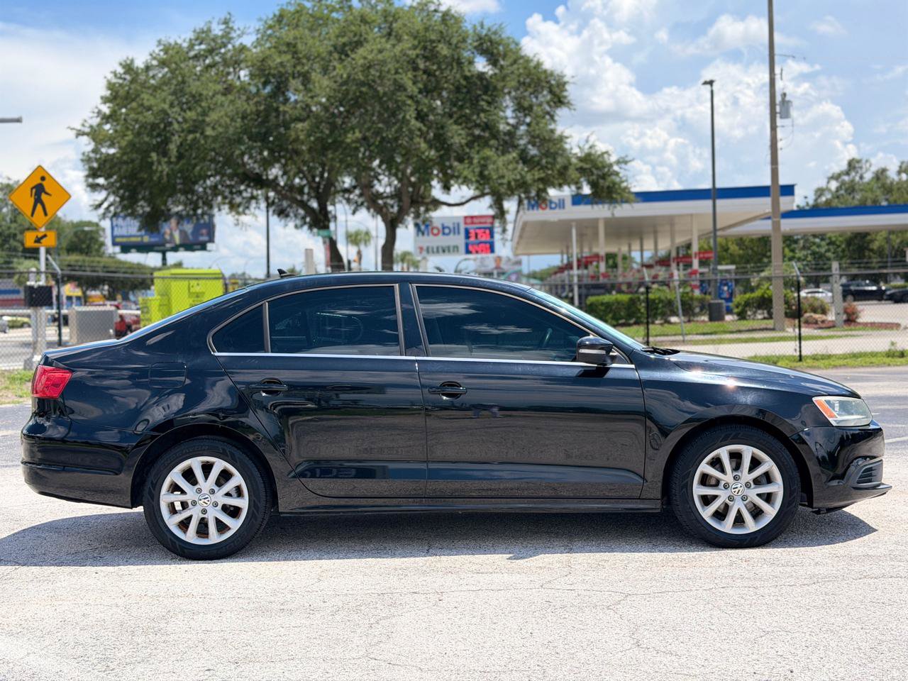 Used 2013 Volkswagen Jetta SE FWD image 6