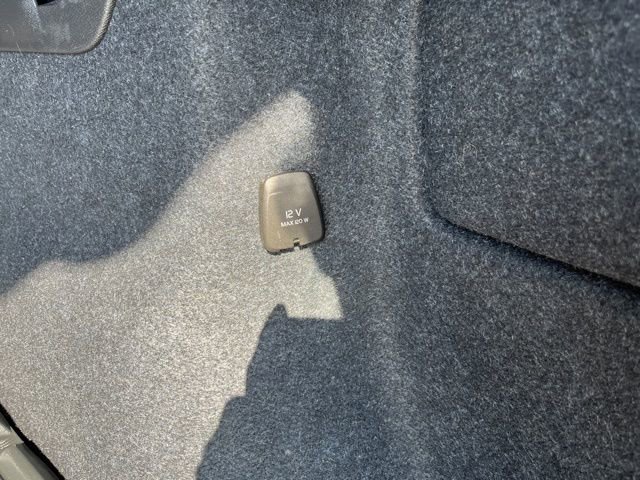 Used 2024 Volvo XC40 B5 Plus w/ Protection Package Premier image 9