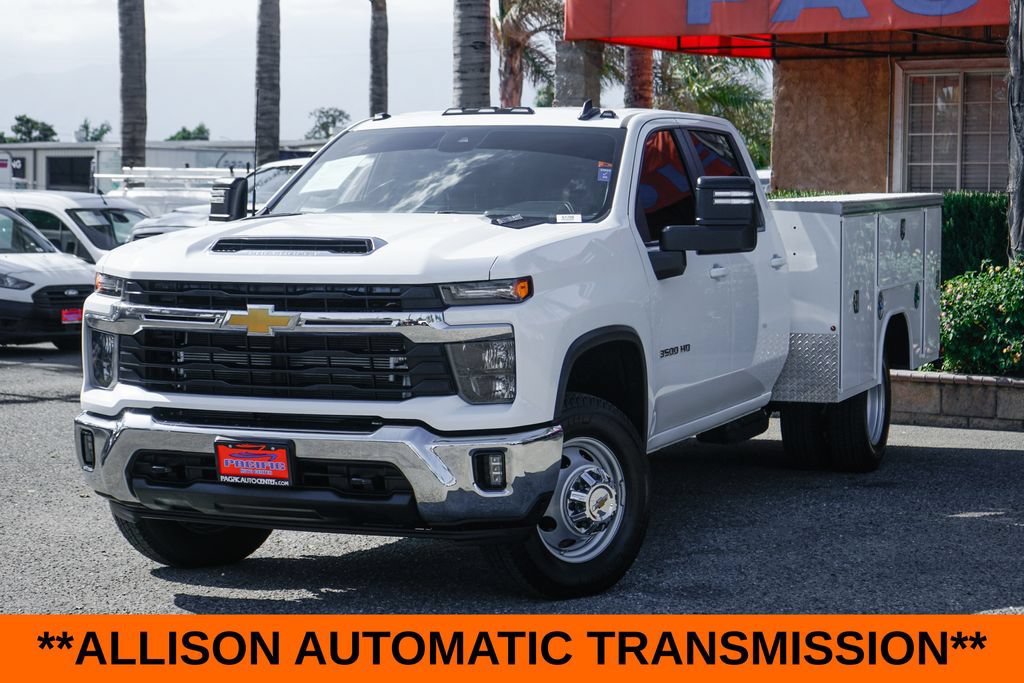 Used 2025 Chevrolet Silverado 3500 LT w/ Convenience Package AWD/4WD image 4