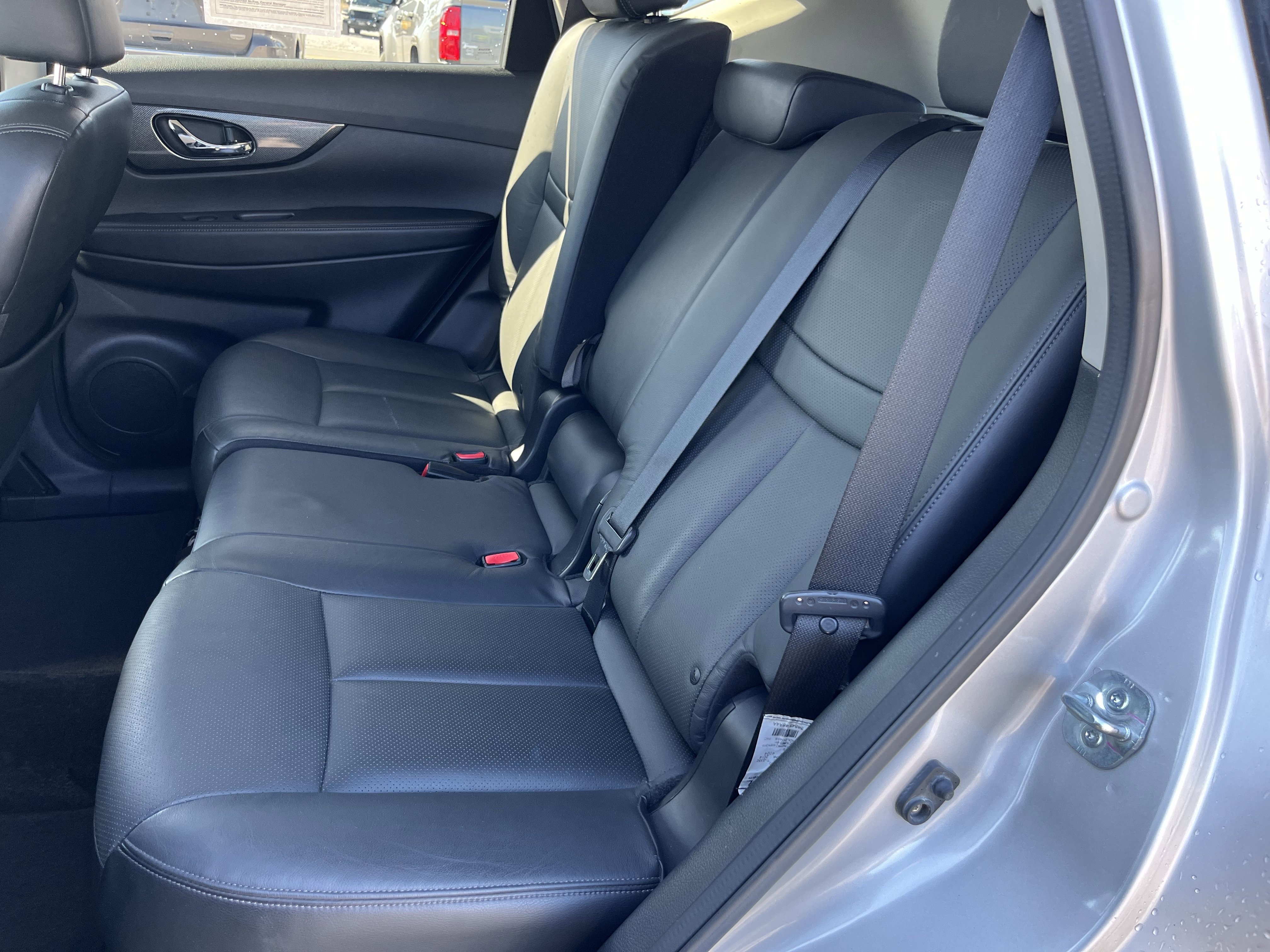 Used 2014 Nissan Rogue SL image 16