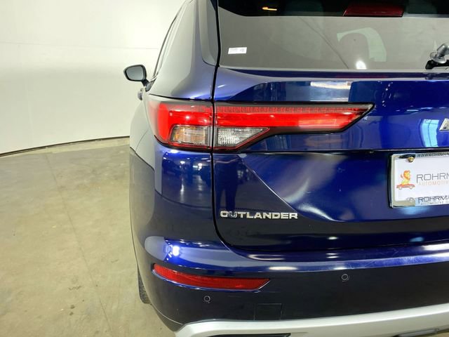 Used 2022 Mitsubishi Outlander SE image 28