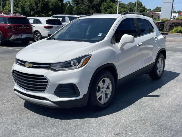 Used 2020 Chevrolet Trax LT w/ LT Convenience Package FWD image 3