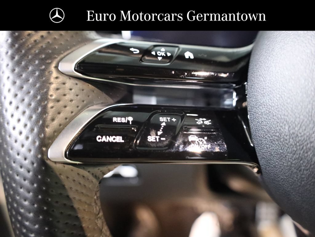 Used 2023 Mercedes-Benz GLC 300 4MATIC w/ AMG Line image 13