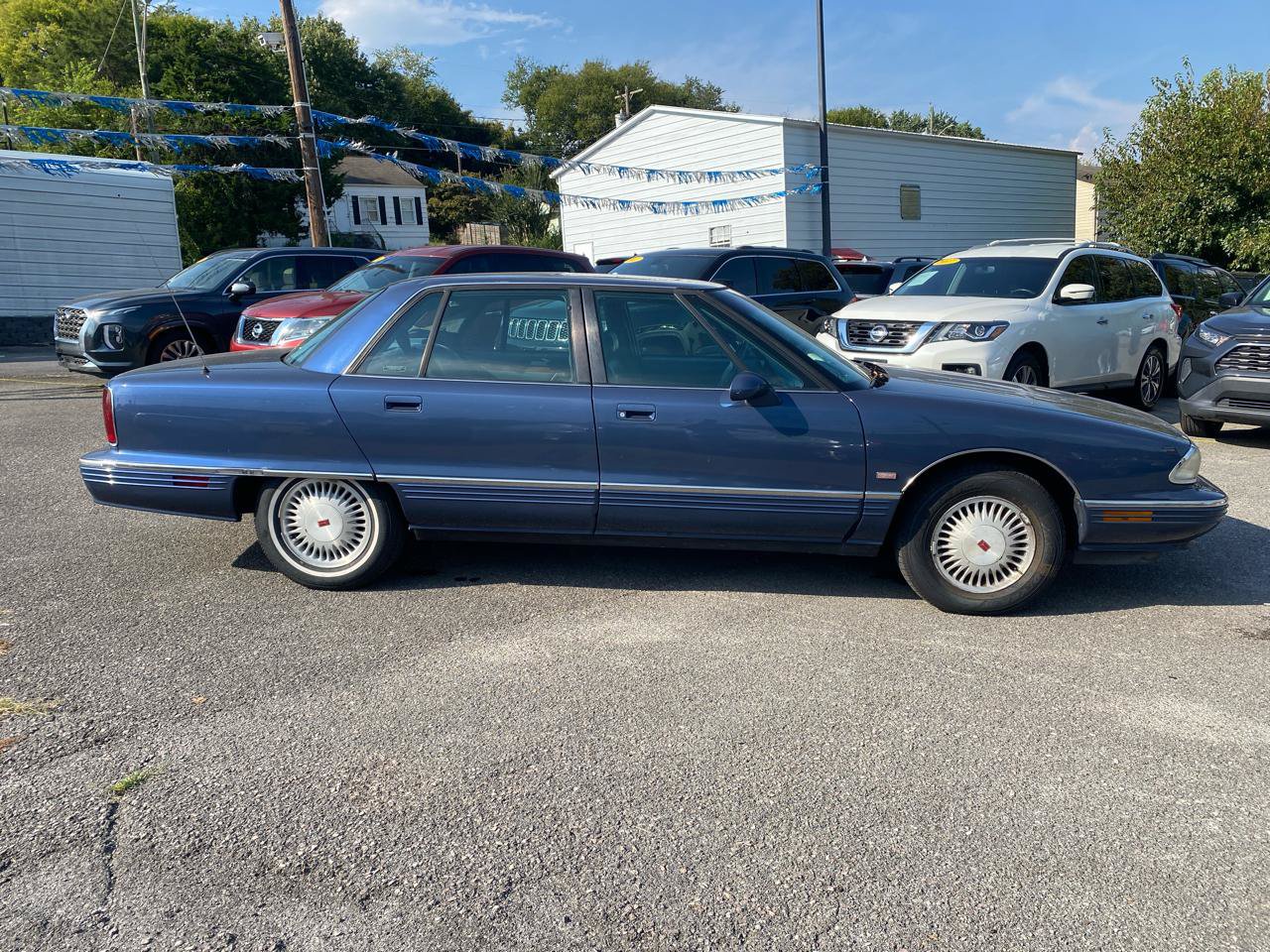 Used 1995 Oldsmobile Ninety-Eight Regency Elite FWD image 7