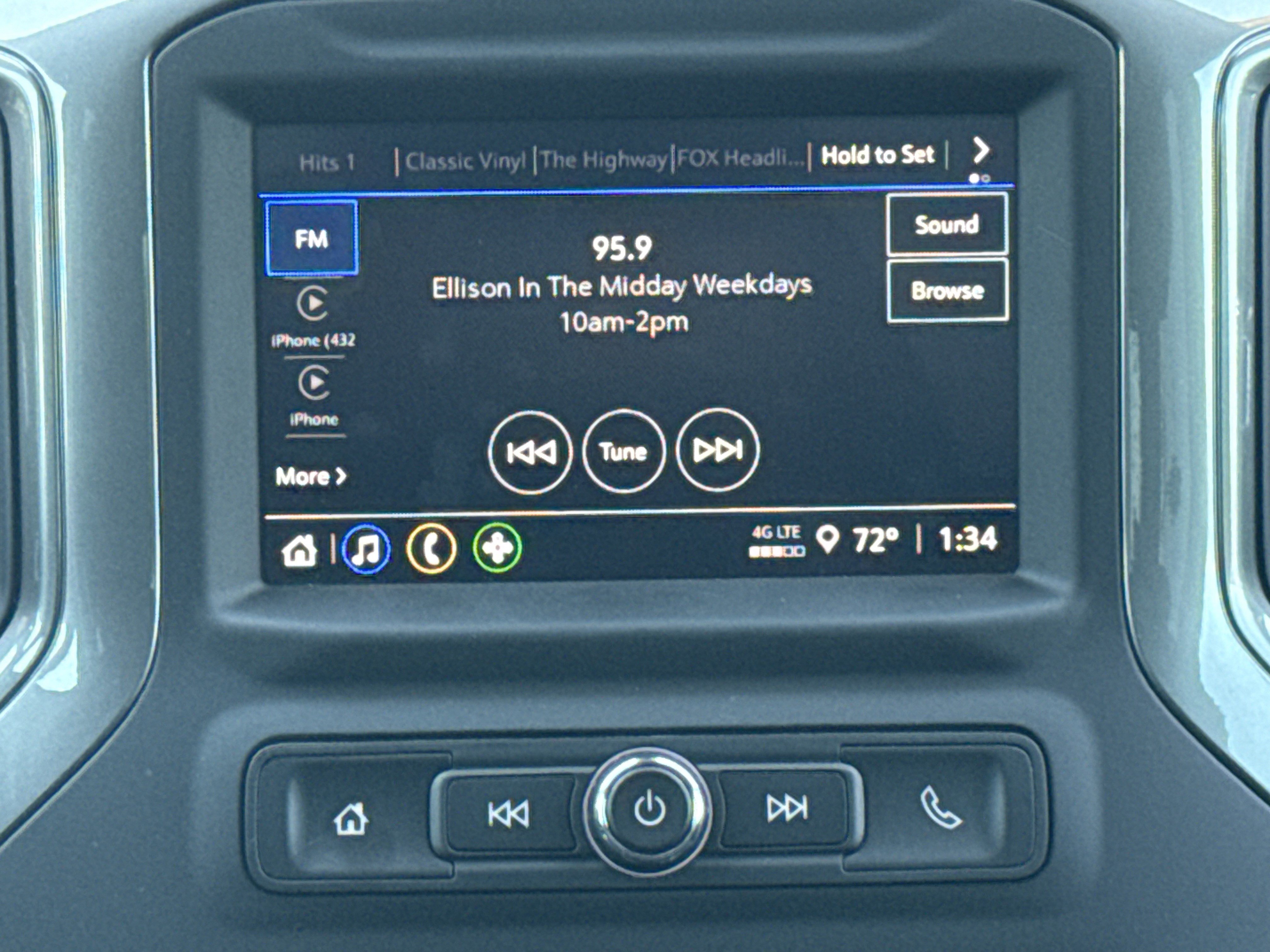 Used 2024 Chevrolet Silverado 2500 Custom w/ Custom Value Package image 30