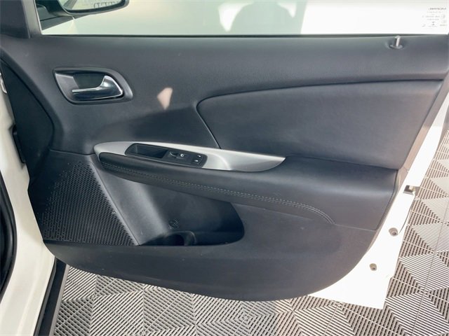 Used 2019 Dodge Journey SE image 25