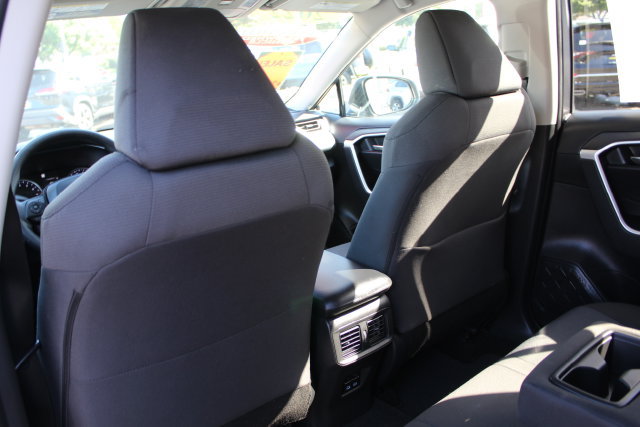 Certified 2022 Toyota RAV4 XLE FWD image 32