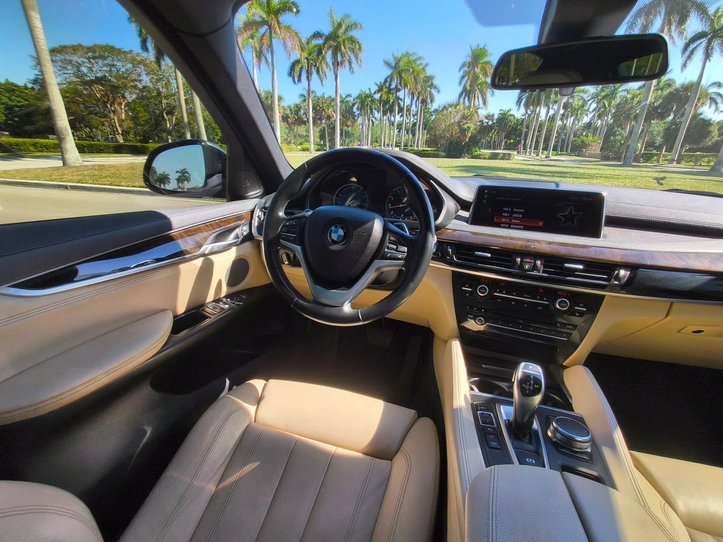 Used 2018 BMW X6 xDrive50i w/ Premium Package image 16