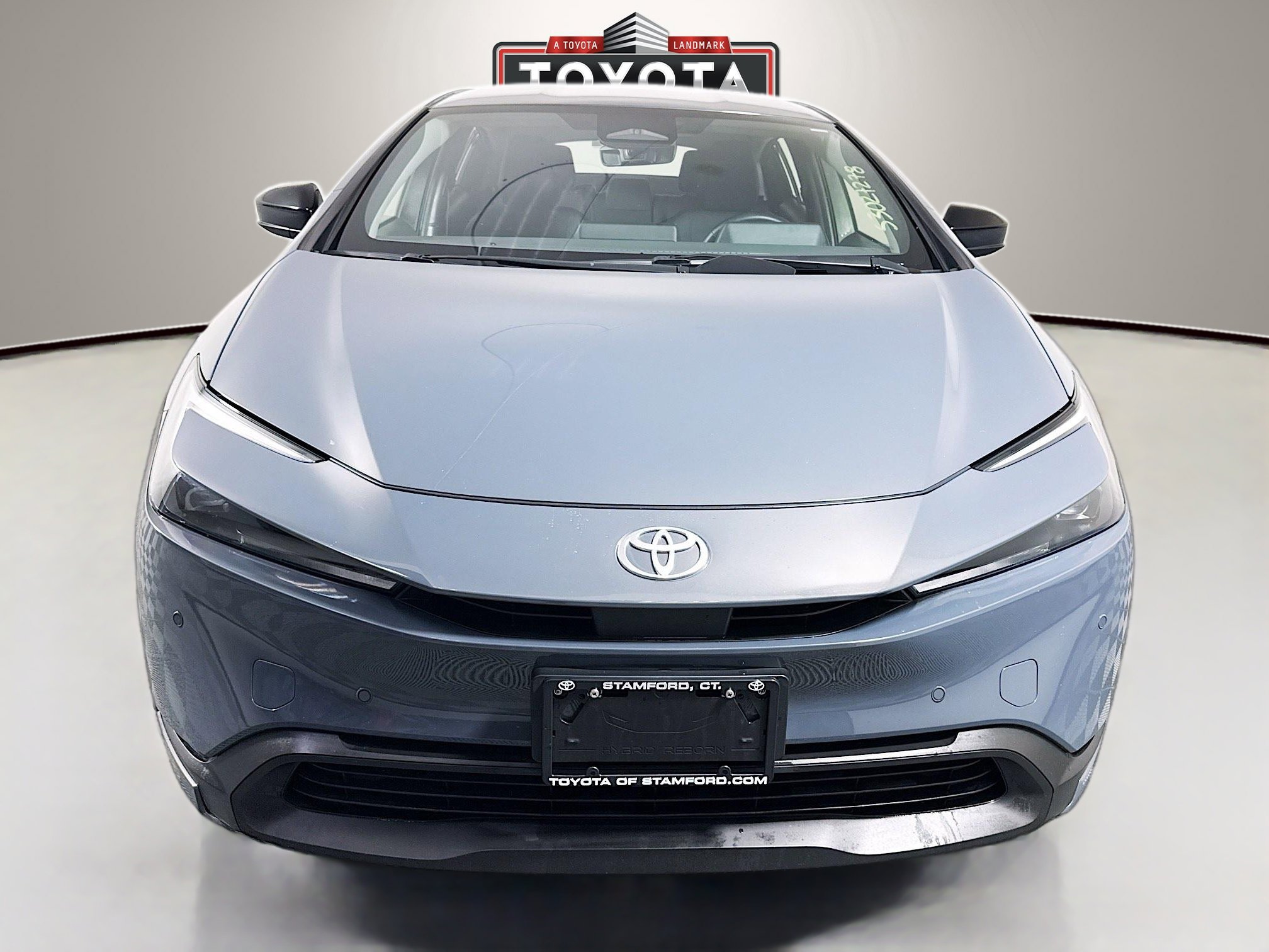 Used 2025 Toyota Prius LE image 2