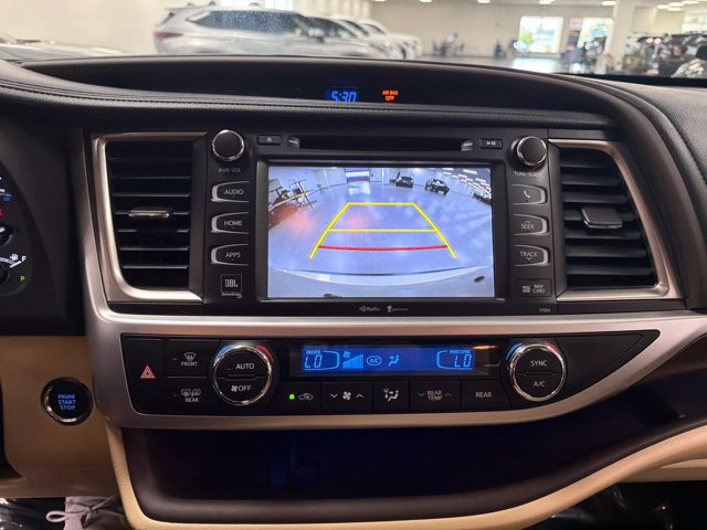 Used 2015 Toyota Highlander Limited AWD/4WD image 22