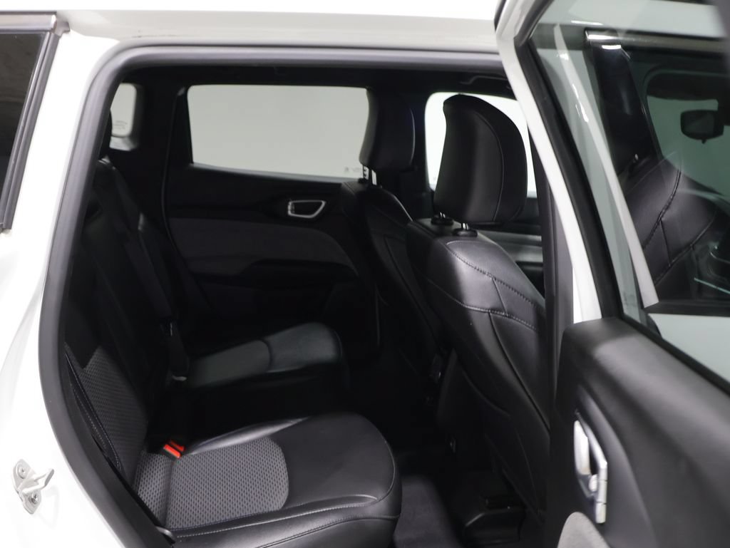 Used 2024 Jeep Compass Latitude AWD/4WD image 19