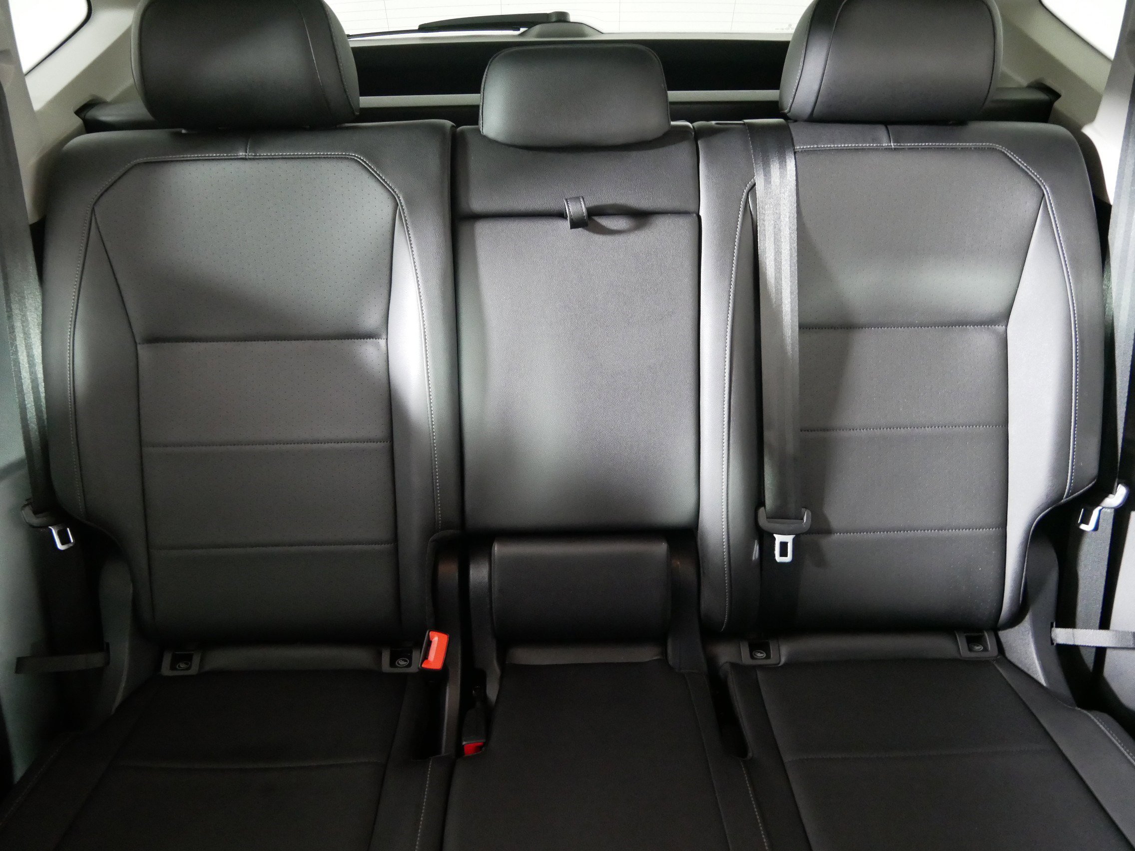 Used 2019 Volkswagen Tiguan SE image 13