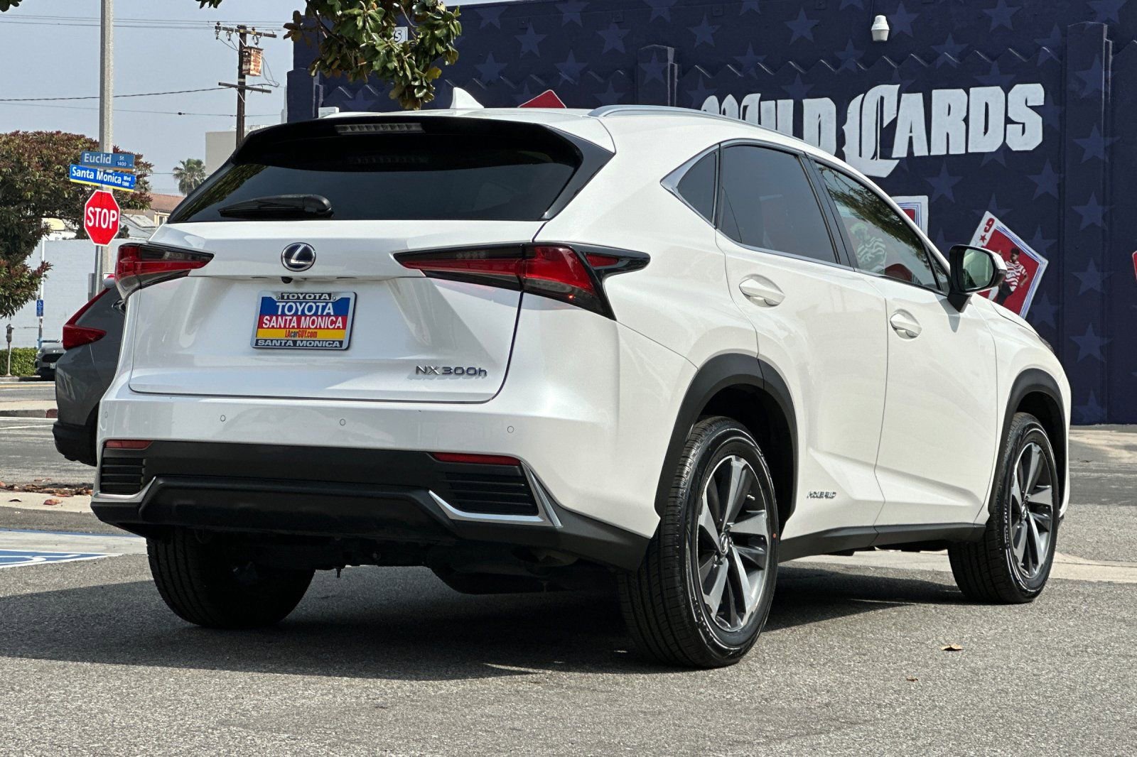 Used 2018 Lexus NX 300h AWD w/ Premium Package image 4