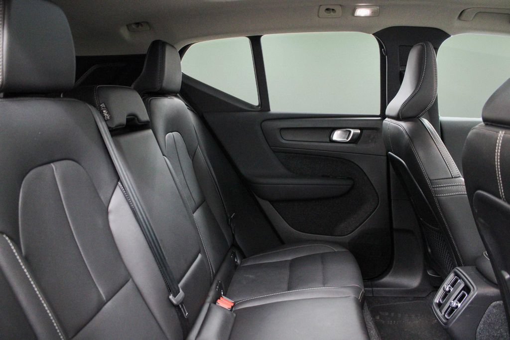 Used 2024 Volvo XC40 B5 Plus AWD/4WD image 27