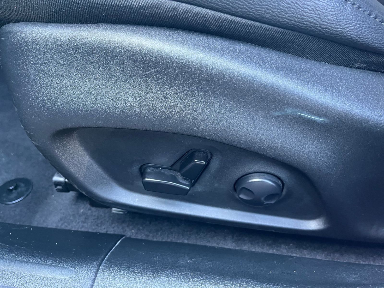 Used 2025 Jeep Compass Limited image 22