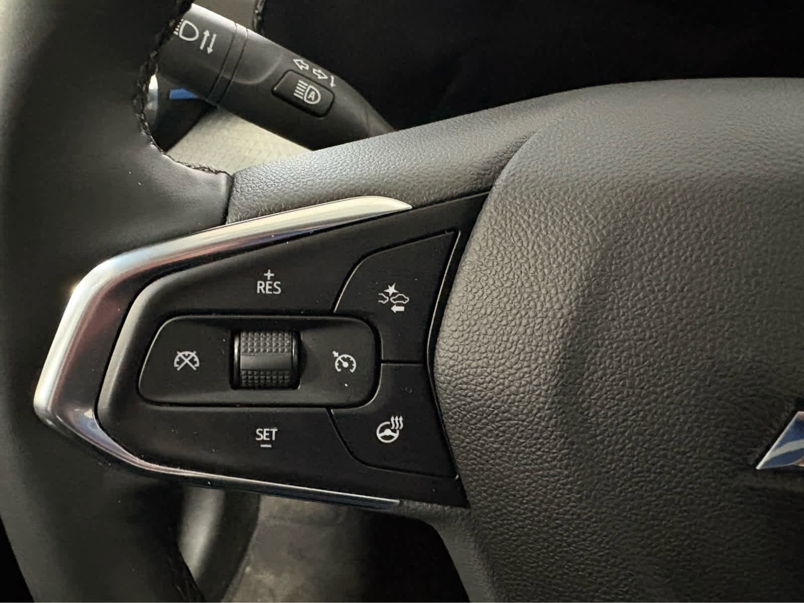 Certified 2025 Chevrolet Trax LT w/ LT Convenience Package image 18