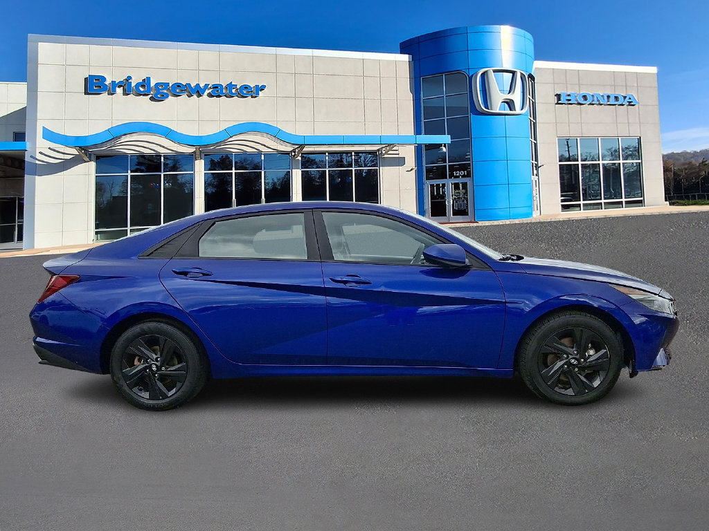 Used 2023 Hyundai Elantra SEL FWD image 6