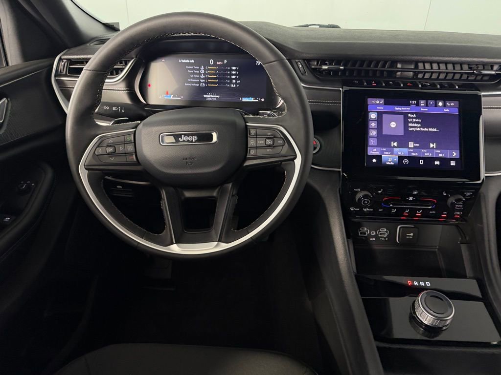 Used 2025 Jeep Grand Cherokee Laredo w/ Luxury Tech Group I image 13