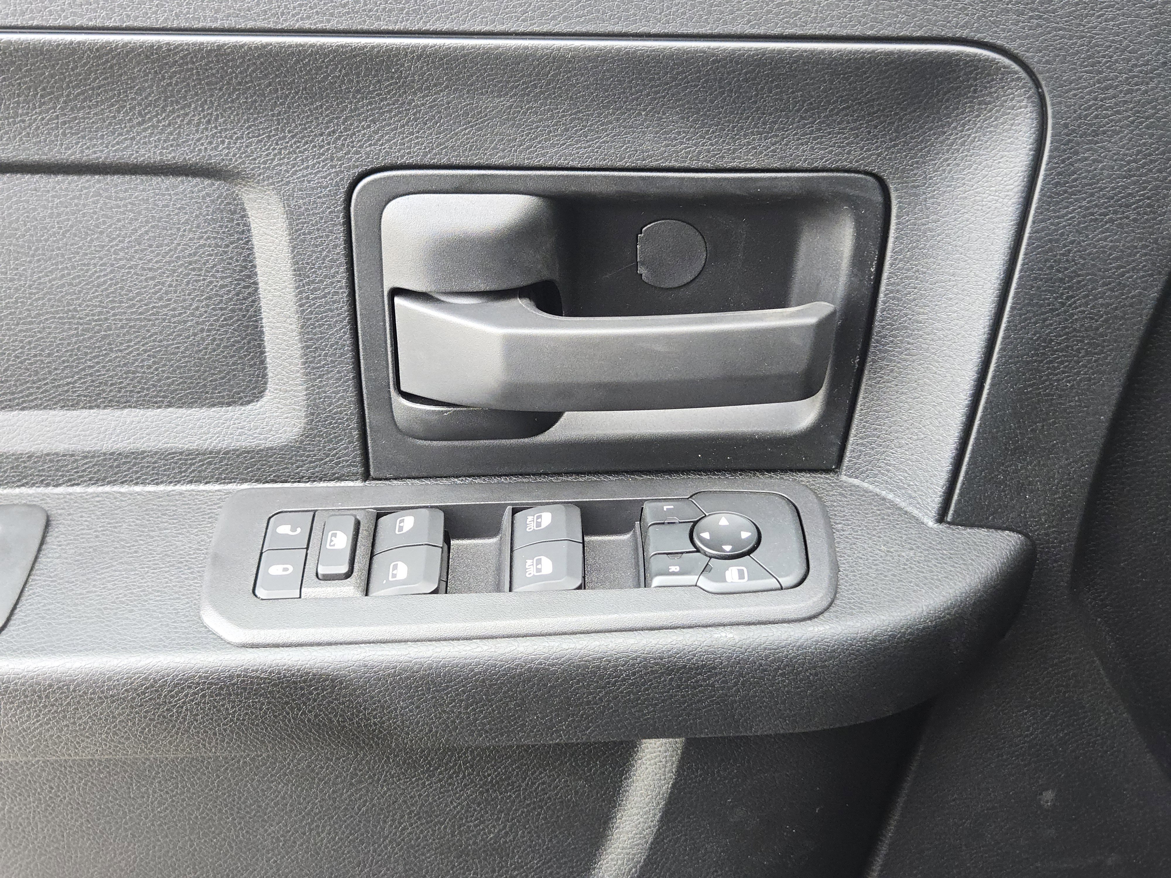 New 2026 RAM 3500 Tradesman AWD/4WD image 18
