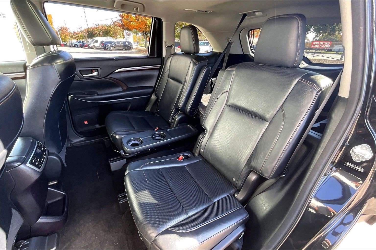 Used 2014 Toyota Highlander Limited Platinum AWD/4WD image 31