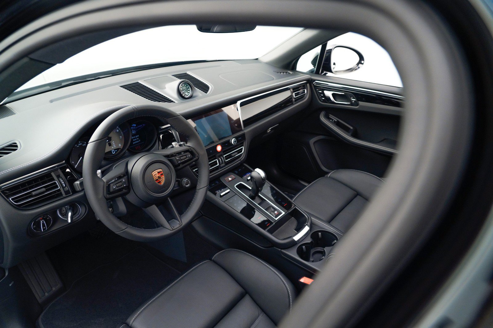 New 2026 Porsche Macan S image 4