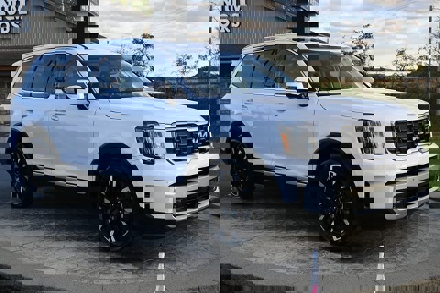 Used 2025 Kia Telluride SX image 3
