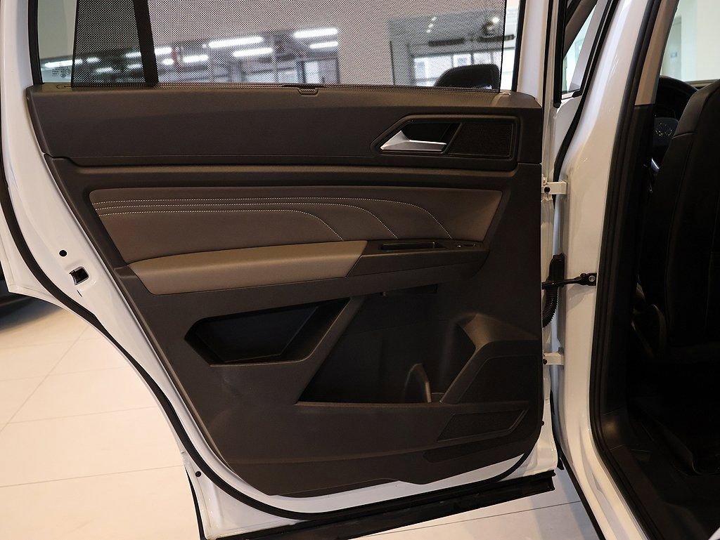 Used 2023 Volkswagen Atlas SEL image 53