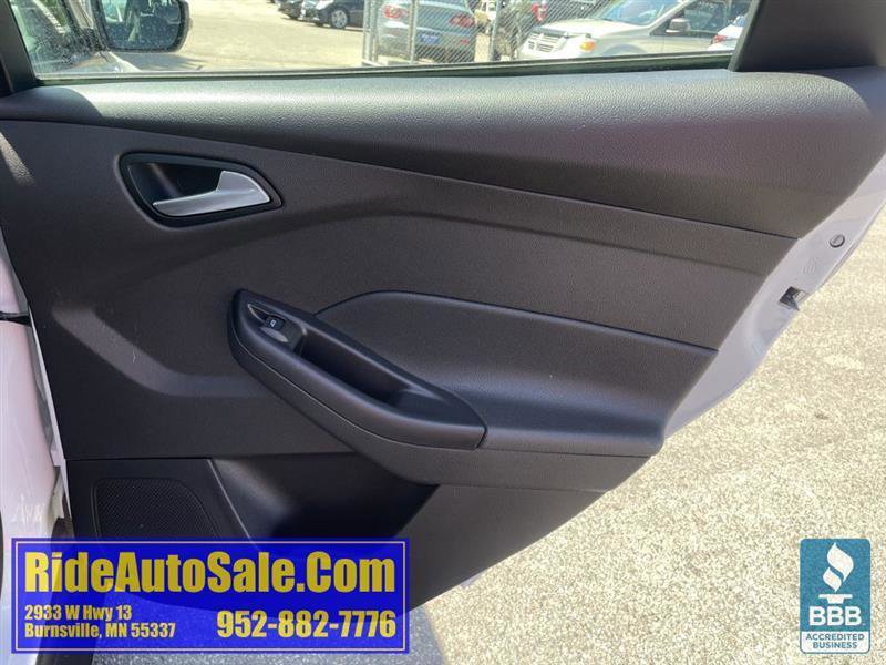 Used 2014 Ford Focus SE w/ SE Winter Package FWD image 15