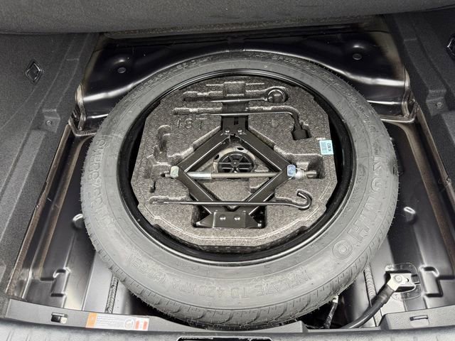 Used 2023 Genesis G70 2.0T RWD image 39