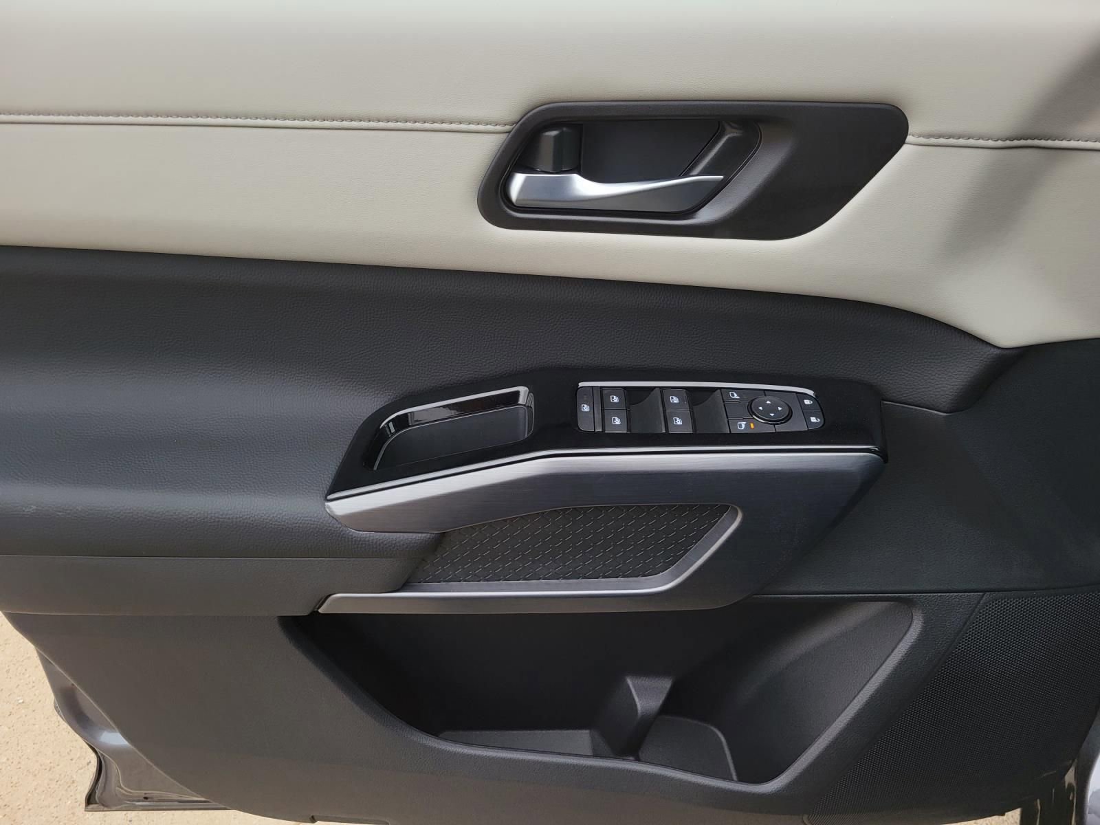 New 2026 Nissan Pathfinder SL w/ Cargo Package FWD image 18