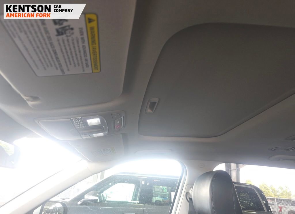 Used 2025 Kia Telluride S image 16