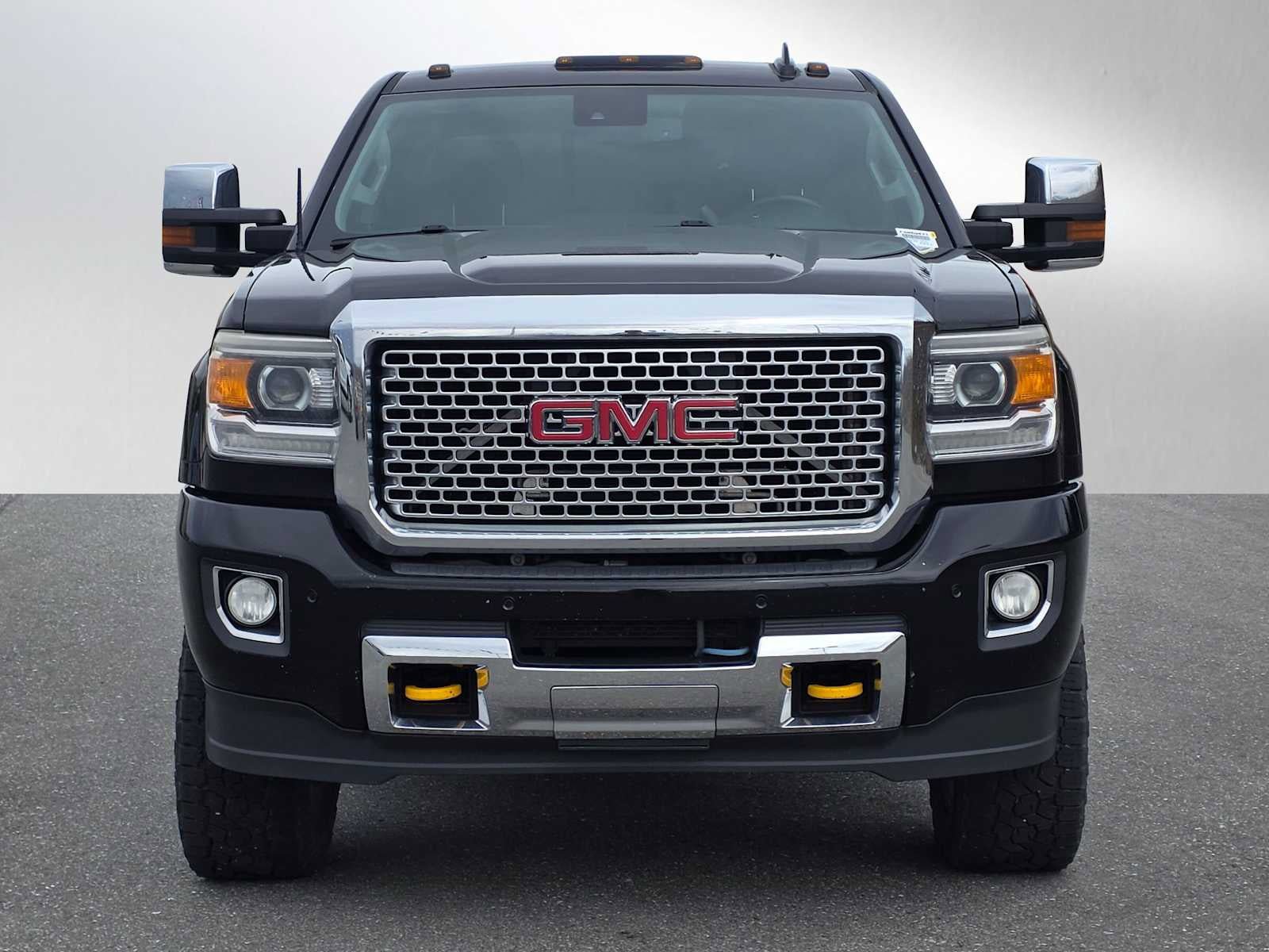 Used 2015 GMC Sierra 2500 Denali w/ Duramax Plus Package AWD/4WD image 8