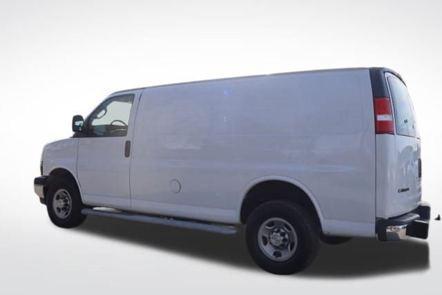 Used 2023 Chevrolet Express 2500 w/ Driver Convenience Package image 7