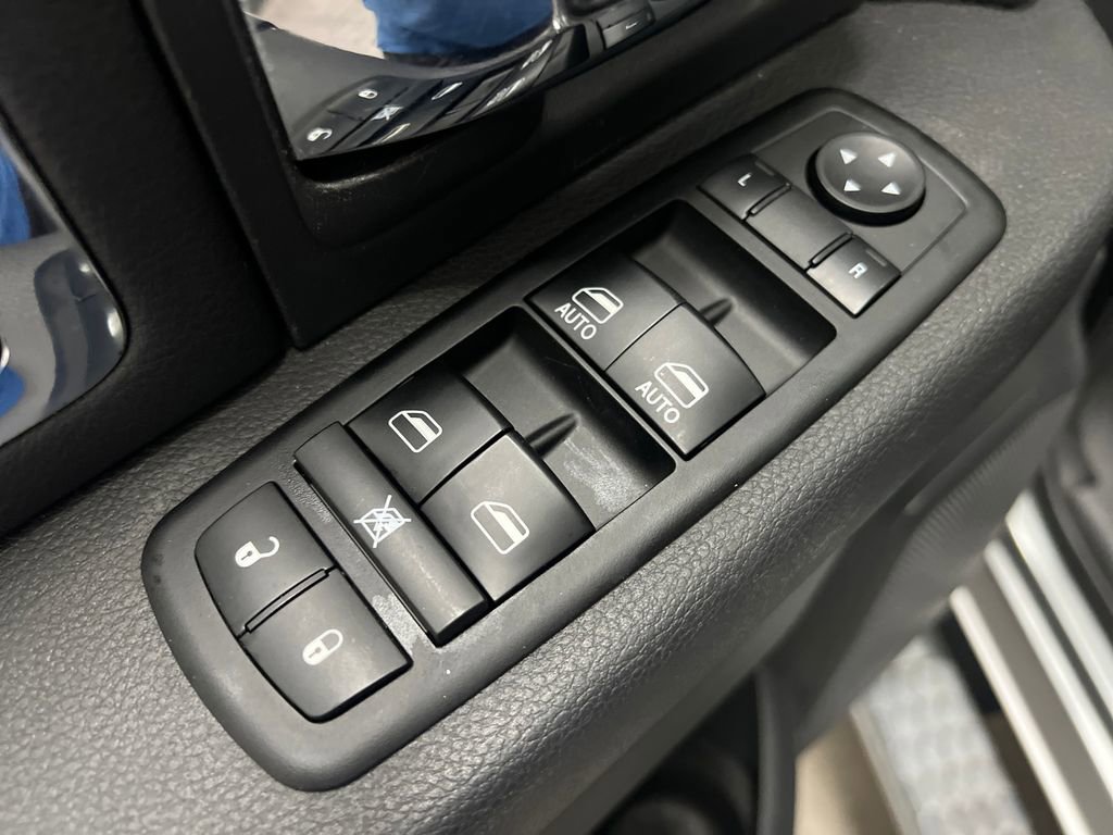 Used 2012 RAM 1500 Laramie RWD image 12