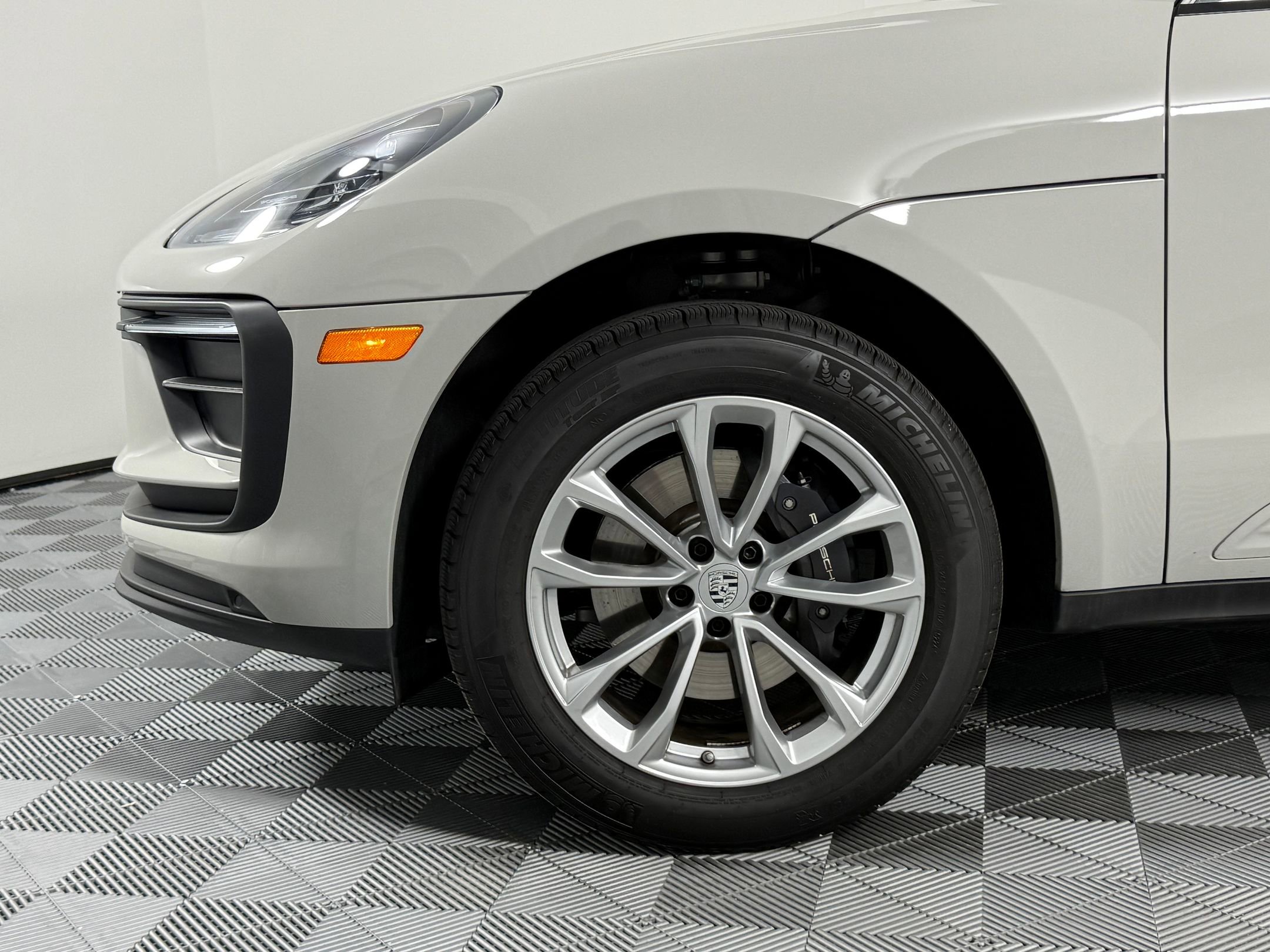 New 2025 Porsche Macan image 12