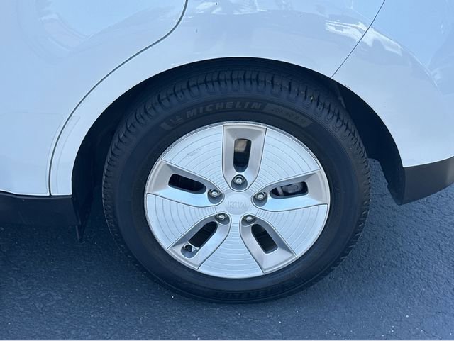 Used 2015 Kia Soul EV FWD image 40
