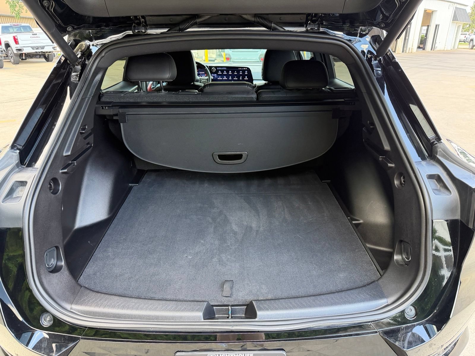 Used 2024 Chevrolet Equinox EV RS FWD image 37