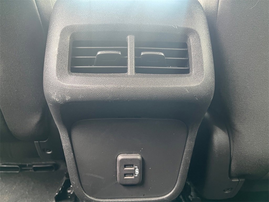 Used 2023 Chevrolet Equinox LT w/ Driver Convenience Package image 18