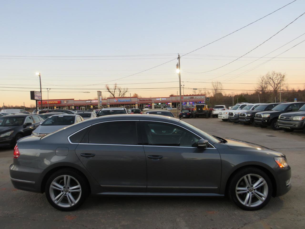 Used 2014 Volkswagen Passat TDI SEL Premium FWD image 6