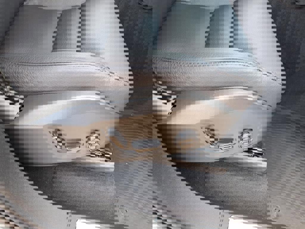 Certified 2024 Volvo XC90 T8 Plus w/ Protection Package Premier image 12