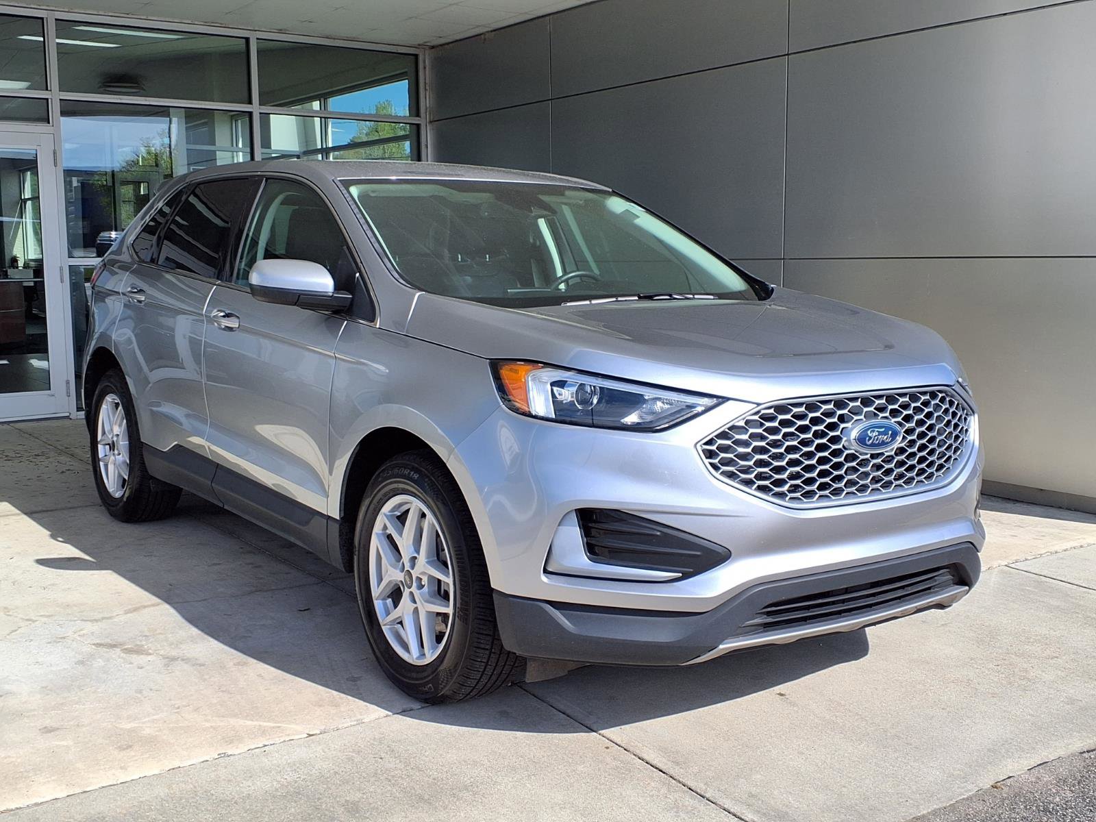 Used 2024 Ford Edge SEL AWD/4WD image 1