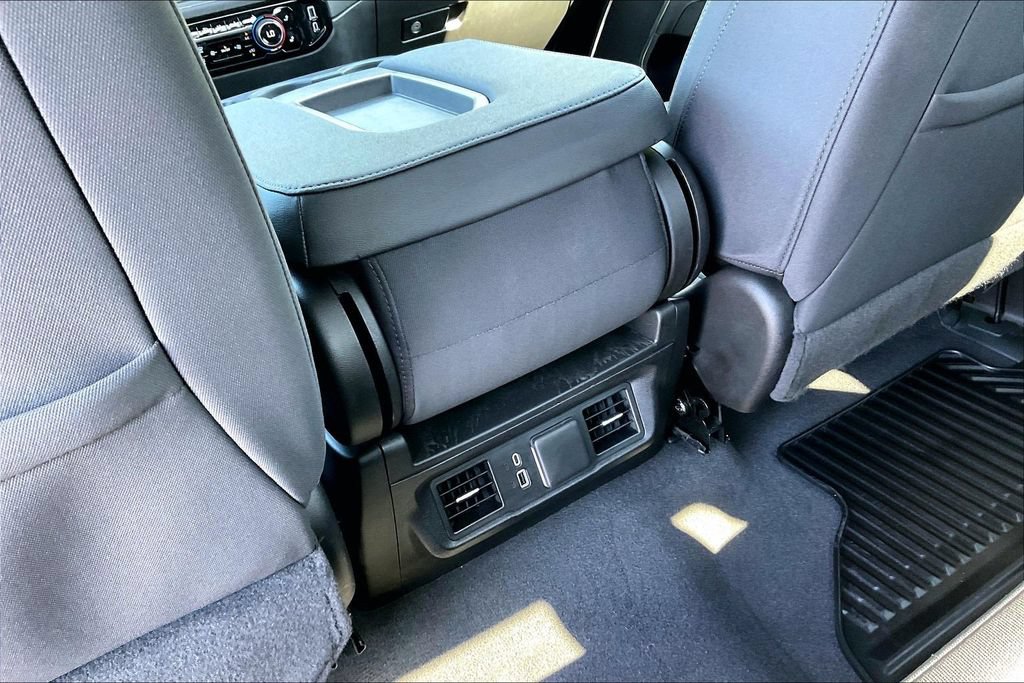 Used 2024 Chevrolet Silverado 1500 LT AWD/4WD image 12