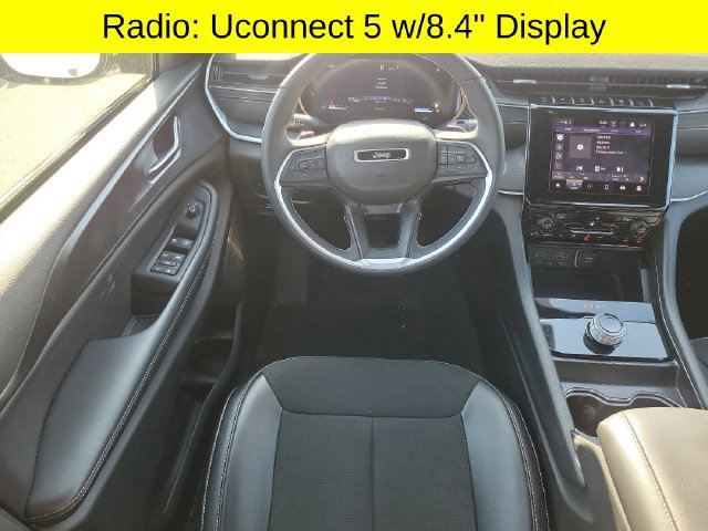 Used 2024 Jeep Grand Cherokee Altitude AWD/4WD image 9