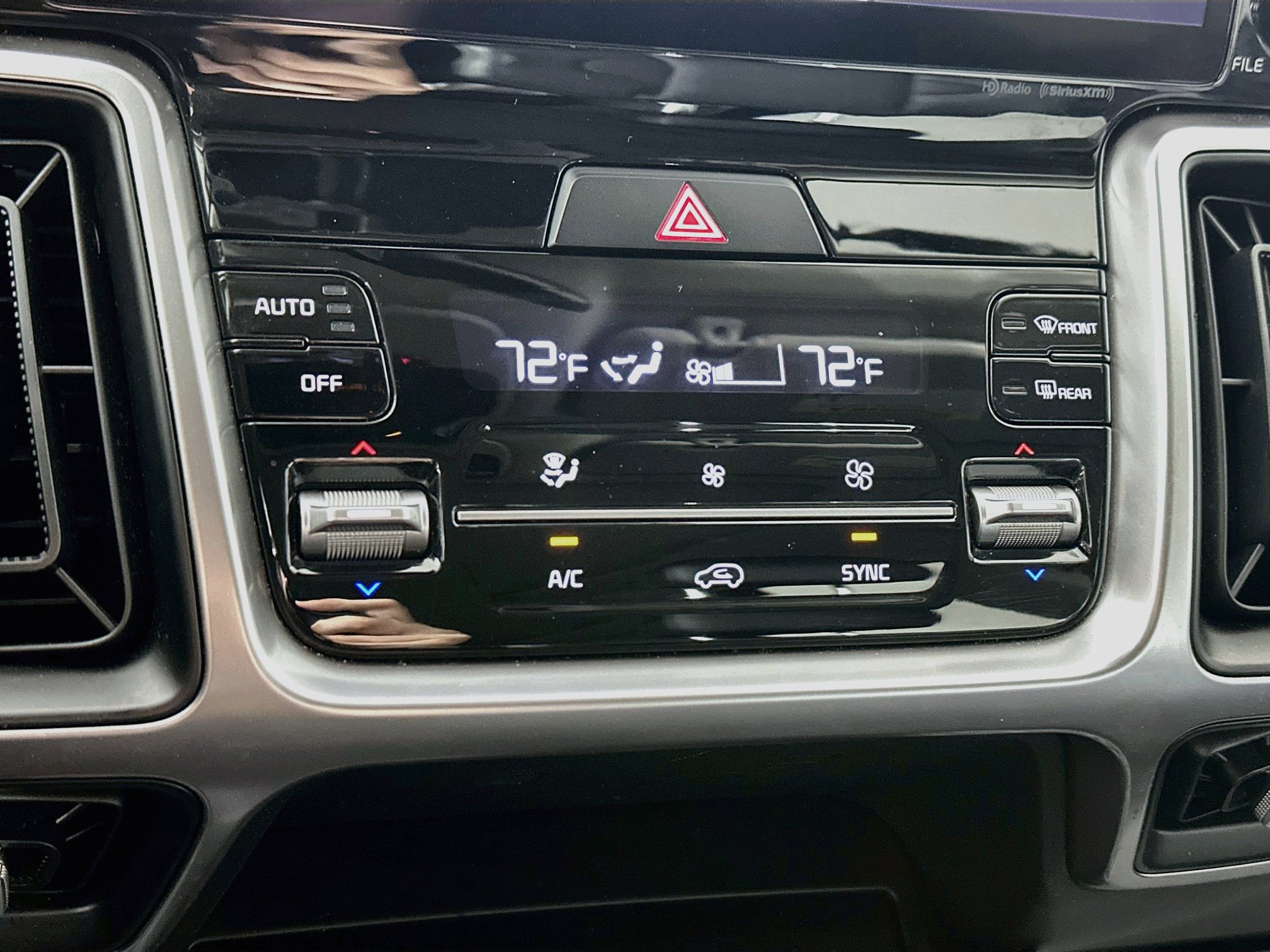 Certified 2023 Kia Sorento S w/ Panoramic Sunroof Package AWD/4WD image 16