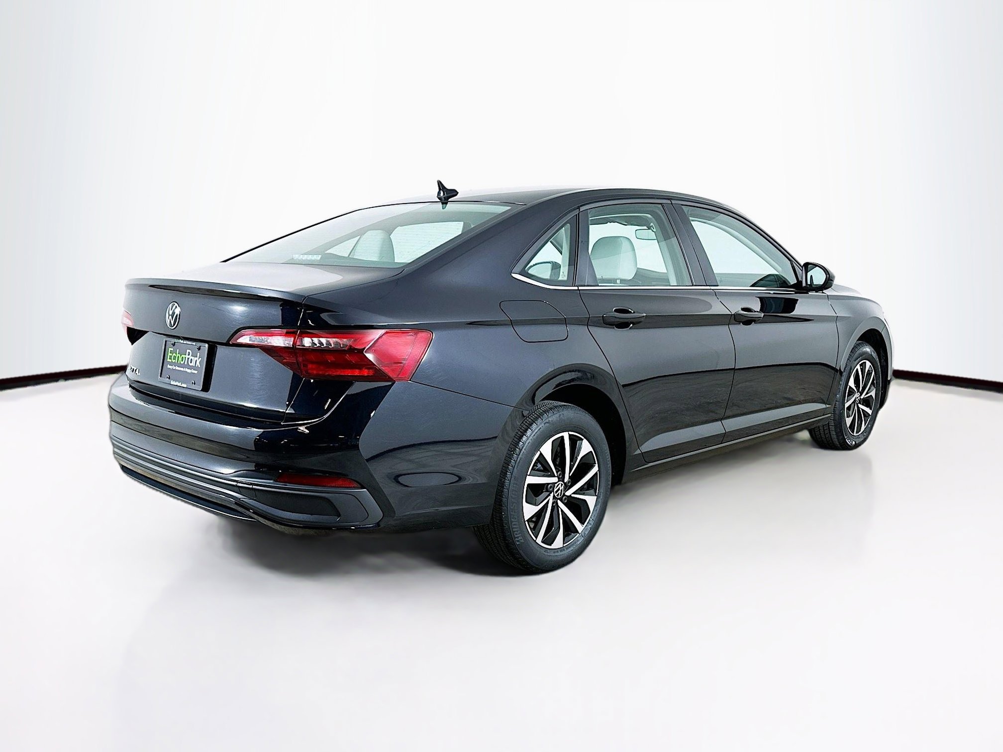 Used 2022 Volkswagen Jetta S image 9