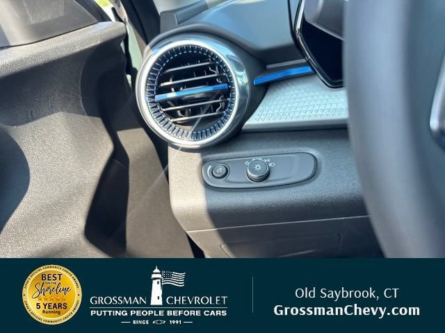 New 2026 Chevrolet Trax LT w/ Driver Confidence Package FWD image 15