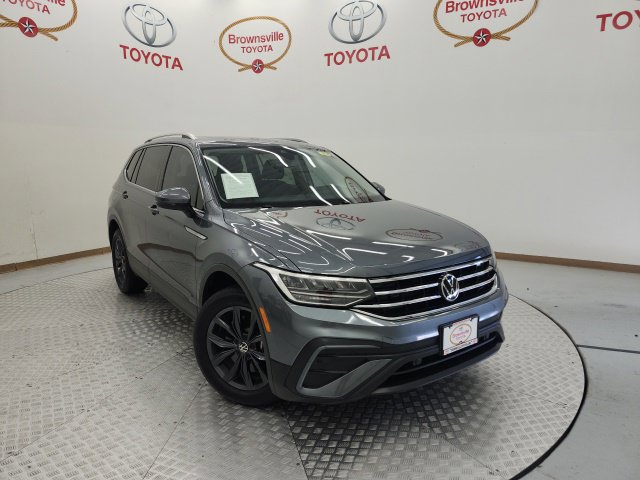 Used 2022 Volkswagen Tiguan SE FWD image 1