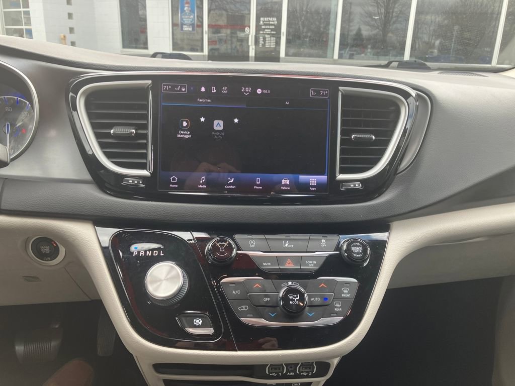 Used 2022 Chrysler Pacifica Touring-L FWD image 19