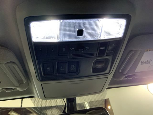 Used 2016 Toyota 4Runner Limited AWD/4WD image 22