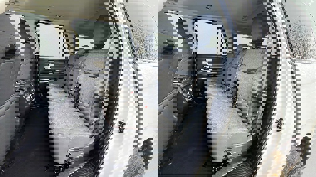 Certified 2025 Ford Expedition Active image 17